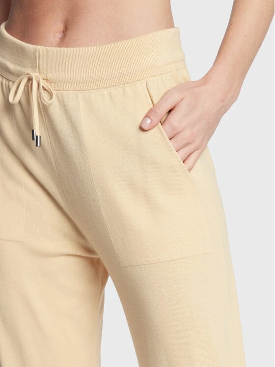 United Colors Of Benetton Γυναίκες Παντελόνια Φόρμας Παντελόνι φόρμας 113CDF004 Μπεζ Relaxed Fit Μπεζ 4 United Colors Of Benetton Γυναίκες Παντελόνια Φόρμας Παντελόνι φόρμας 113CDF004 Μπεζ Relaxed Fit Μπεζ - Image 4